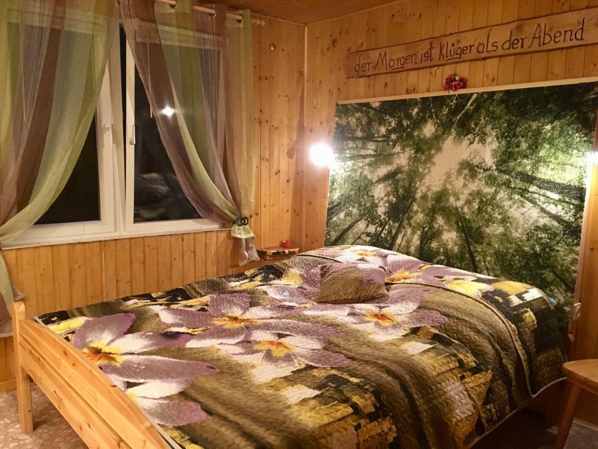 Holzhaus Trollbluemchen Am Wald Und See Neuruppin Exterior photo